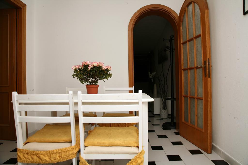 De Amicis Apartment Кальяри Номер фото
