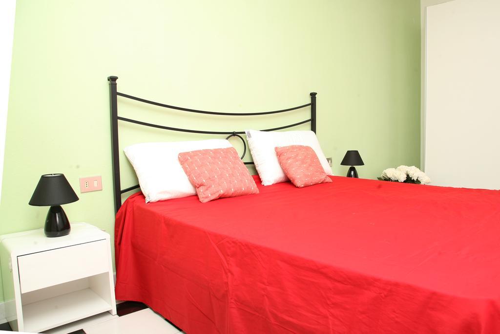 De Amicis Apartment Кальяри Номер фото